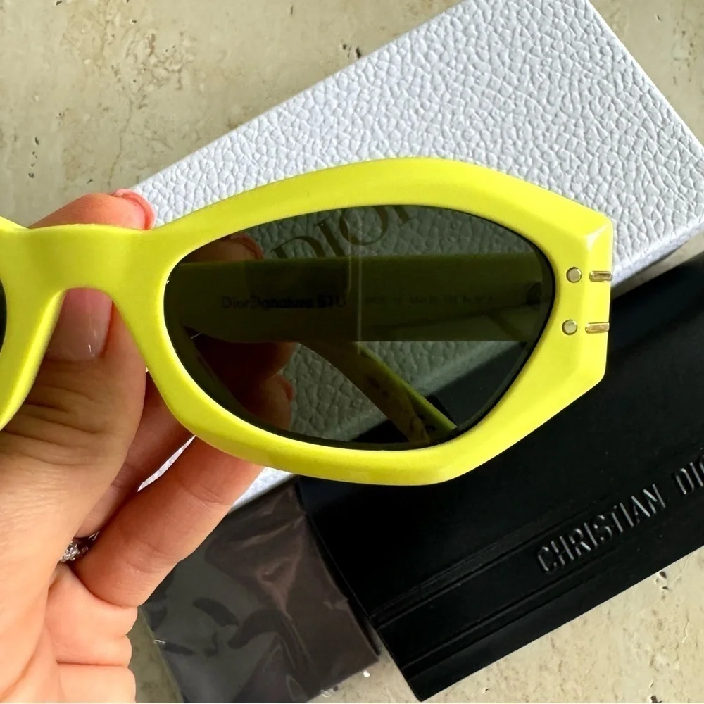 New! Dior Signature B1U 66C0 Sunglasses, Neon Yellow, Authentic - Picture 8 of 12
